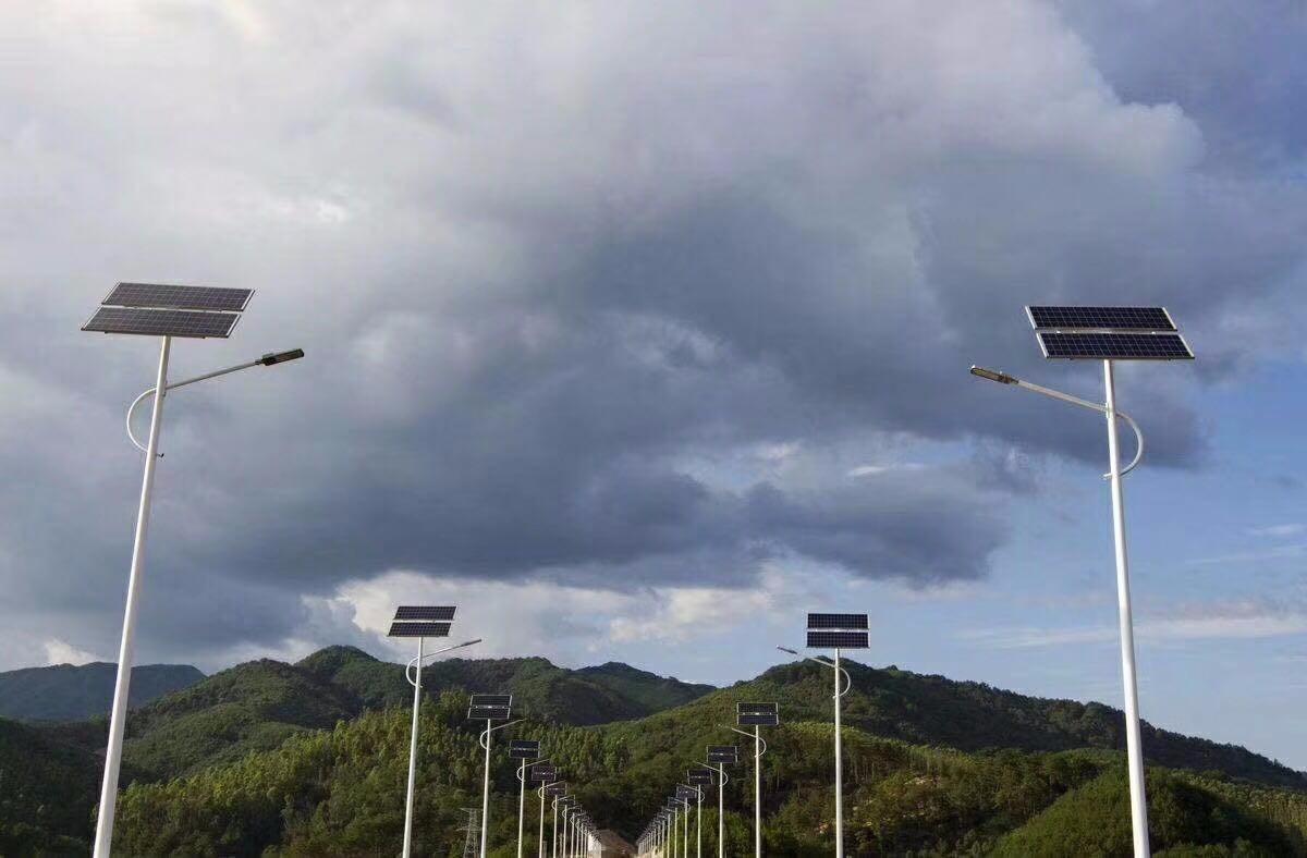 陰雨天太陽(yáng)能路燈可以正常工作嗎？